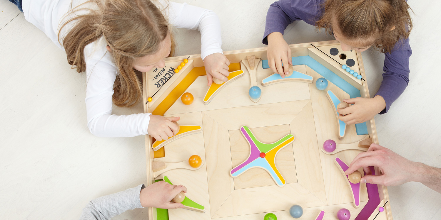 Spielwelle Kicker-Arena - das Holzspiel im Kindergarten mit viel Spaß