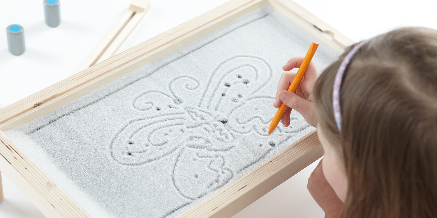 Mit dem Holzstift entstehen wunderschöne Kindergemälde