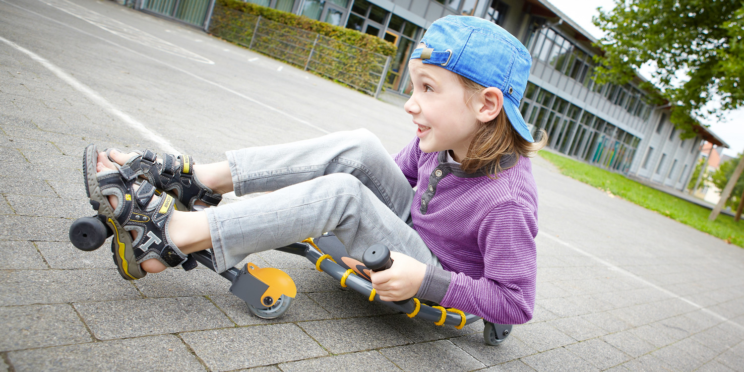 Spielwelle Konzept: Kinder wie Erwachsene behandeln